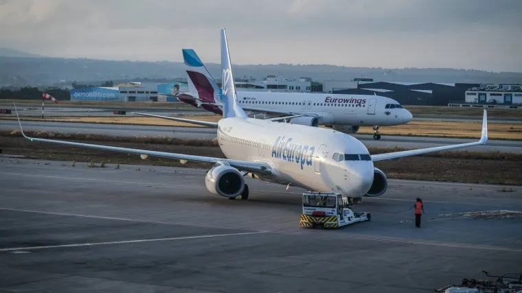 Lo&scaron;e vijesti za mnoge Hrvate! Aviokompanije podižu cijene i otkazuju letove: Ovo je uzrok