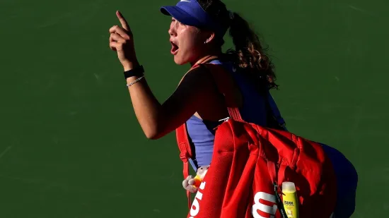 'Nova Marija &Scaron;arapova' zgrozila svijet: Razbijala rekete pa vikala prostote, pomračio joj se um