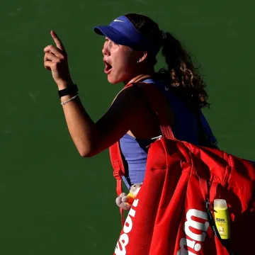 'Nova Marija &Scaron;arapova' zgrozila svijet: Razbijala rekete pa vikala prostote, pomračio joj se um