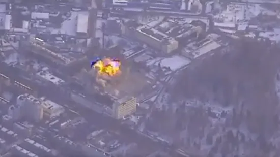 Ukrajinci udarili moćnim Storm Shadowsima na rusku tvornicu: Snimljen trenutak eksplozije