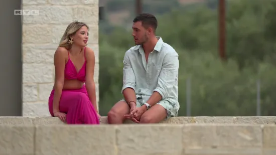 Ona je odbila Karlov poljubac! 'Nisam spremna, imam razloge za&scaron;to ne želim'