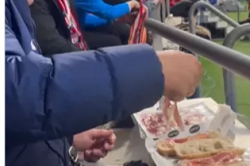 Kakav majstor! Traje raspad Tudorove momčadi, svi su u transu, a on? Ma najbolje da pogledate sami