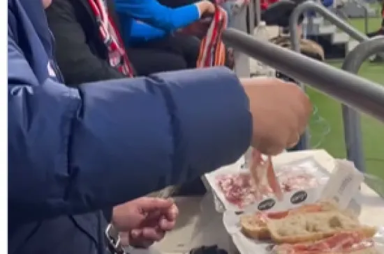 Kakav majstor! Traje raspad Tudorove momčadi, svi su u transu, a on? Ma najbolje da pogledate sami