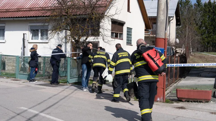 Policija se oglasila o hororu u Gospiću: Ubio majku i baku, tijelo bacio u septičku jamu
