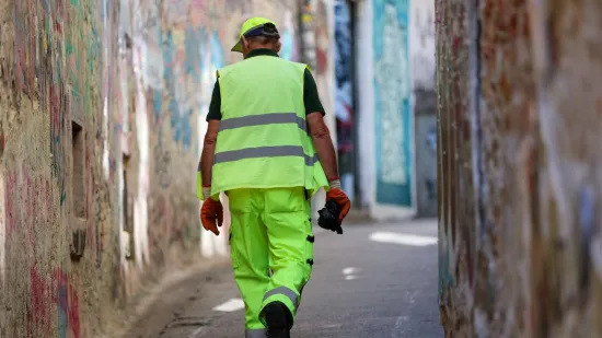 Smetlar objasnio &scaron;to gotovo svi bacamo u pogre&scaron;an spremnik za otpad: 'Prestanite to raditi'