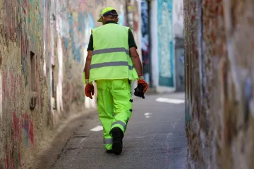 Smetlar objasnio &scaron;to gotovo svi bacamo u pogre&scaron;an spremnik za otpad: 'Prestanite to raditi'