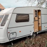 Kupili su staru kamp kućicu za siću i od nje stvorili mali raj na kotačima: Izgleda bajkovito