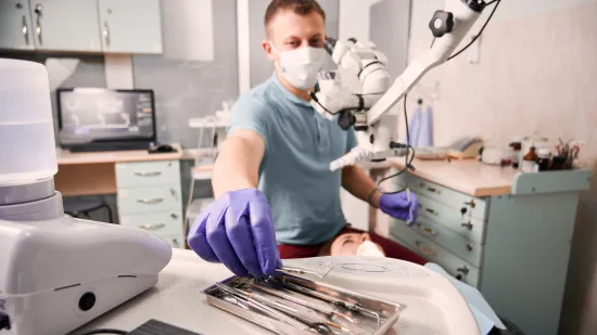 Stomatolog upozorava: 'Četiri znaka u ustima ozbiljan su alarm i ne smijemo ih zanemariti'