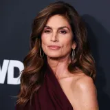 Legendarna manekenka otkrila kako izgleda bez trunčice &scaron;minke