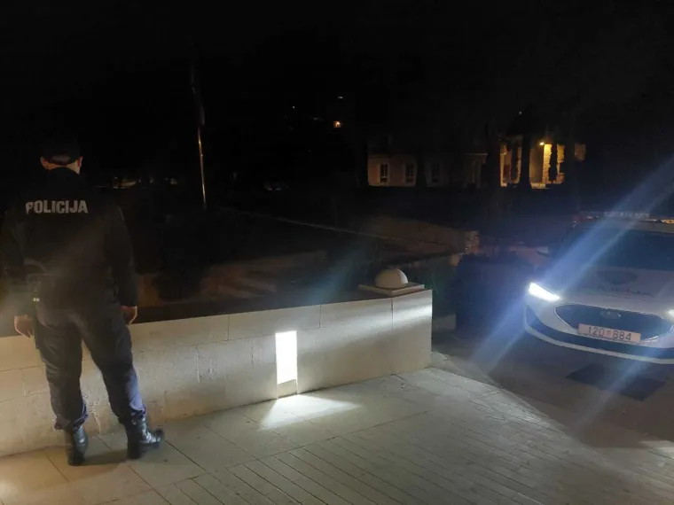 U Jelsi pronađena bomba: 'Molimo građane da ne prilaze rivi'