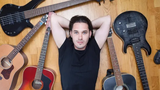 Dru&scaron;tvenim mrežama kruže snimke brata Dine Jelusića: Ovaj talent ne može proći ispod radara