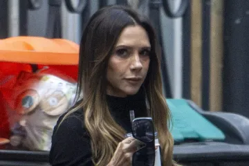 Victoria Beckham &scaron;okirala mr&scaron;avim izdanjem: Javnost zgrožena izgledom njezinih nogu
