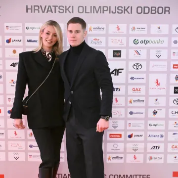 Tko je zaručnica Filipa Zubčića? Diplomirana kineziologinja plijeni pažnju na mrežama