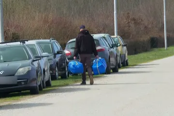 Pogledajte tko je odslužio kaznu! Na&scaron;e kamere snimile trenutak kad je iza&scaron;ao, nosio je dvije vrećice