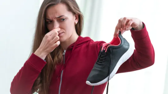 Stručnjaci imaju neobičan savjet: Stavite tenisice u zamrzivač, razlog je vrlo praktičan