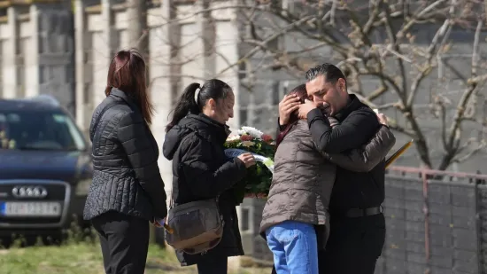 Slomljeni od boli: Obitelj i prijatelji stigli na posljednji ispraćaj brata Darka Lazića