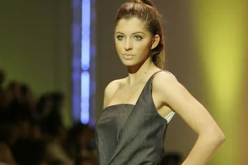 Kako se jedna od najljep&scaron;ih Hrvatica mijenjala kroz godine: Iva &Scaron;arić izgleda mlađe nego ikad