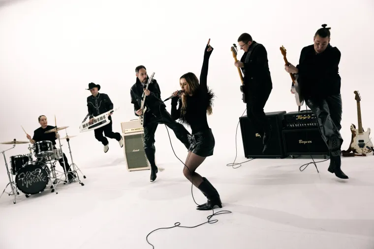 Nika Turković vas je spremna odu&scaron;eviti novom pjesmom 'Samo ljubili'