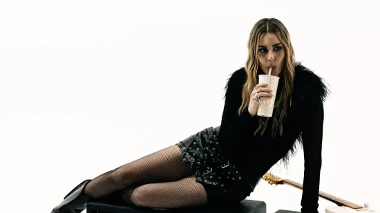 Nika Turković vas je spremna odu&scaron;eviti novom pjesmom 'Samo ljubili'