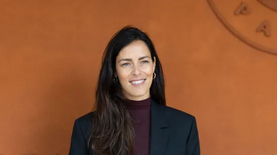 Pari&scaron;ka elegancija Ane Ivanović: Pro&scaron;etala u skupocjenim tenisicama i najekskluzivnijom torbom