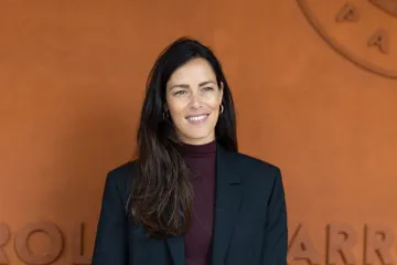 Pari&scaron;ka elegancija Ane Ivanović: Pro&scaron;etala u skupocjenim tenisicama i najekskluzivnijom torbom