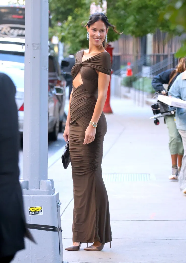 Pari&scaron;ka elegancija Ane Ivanović: Pro&scaron;etala u skupocjenim tenisicama i najekskluzivnijom torbom