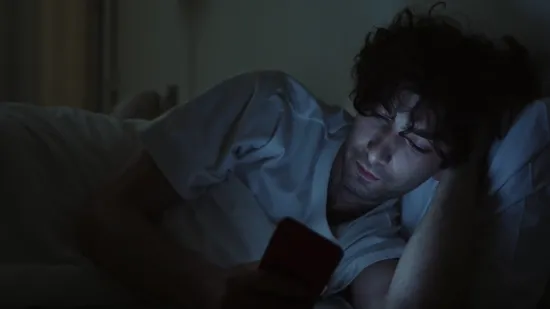 Umorni, ali...: Sve vi&scaron;e Hrvata bori se s nesanicom! Evo kada treba posjetiti liječnika