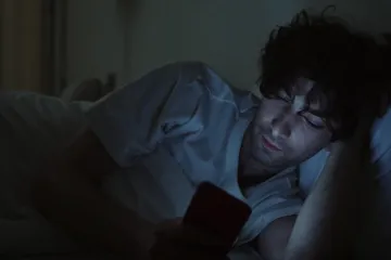 Umorni, ali...: Sve vi&scaron;e Hrvata bori se s nesanicom! Evo kada treba posjetiti liječnika