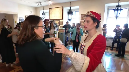 One žive dodirom, a svijetu daju snagu i eleganciju: Bili smo na reviji gluhoslijepih žena