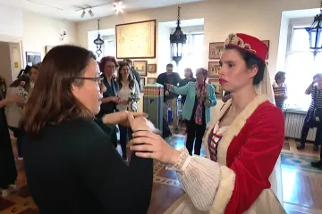 One žive dodirom, a svijetu daju snagu i eleganciju: Bili smo na reviji gluhoslijepih žena