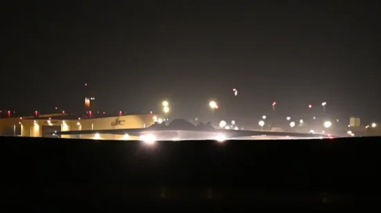 SAD podigao zloglasne B-2 bombardere! 'Ne odlaze samo eliminirati iransku prijetnju...'