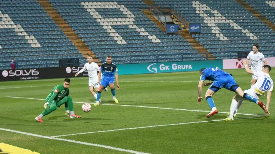 Pogledajte trenutak stra&scaron;ne ozljede igrača Vukovara: Bolni urlici odjekivali stadionom