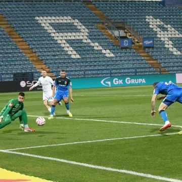 Pogledajte trenutak stra&scaron;ne ozljede igrača Vukovara: Bolni urlici odjekivali stadionom