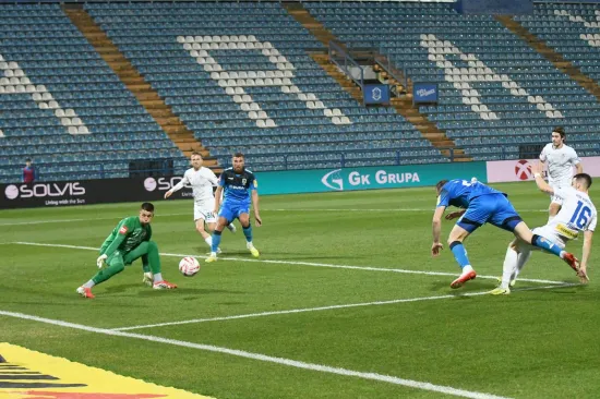 Pogledajte trenutak stra&scaron;ne ozljede igrača Vukovara: Bolni urlici odjekivali stadionom