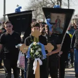 Darko Lazić raspao se na sprovodu brata, mazio lijes i ponavljao: 'Za&scaron;to si me ostavio?'