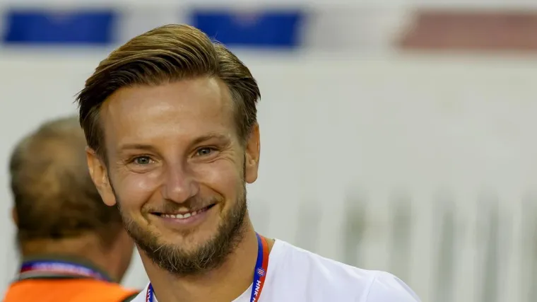 Torta zavr&scaron;ila Rakitiću na licu, ali sve zanima &scaron;to je to bilo na stolu...