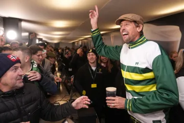 Ikona engleskog nogometa izgubila okladu i morala 'platiti rundu' za tisuću ljudi