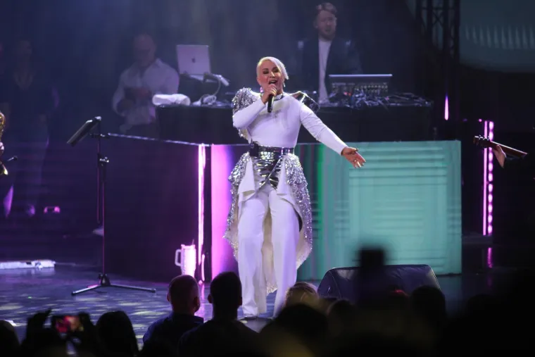 Beograd na nogama! Indira zapalila dvoranu, a onda se pojavila pjevačica koju tabloidi ne &scaron;tede