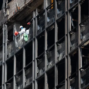 Počelo uklanjanje azbesta iz Vjesnikovog nebodera: Opasni materijal zakomplicirao ru&scaron;enje