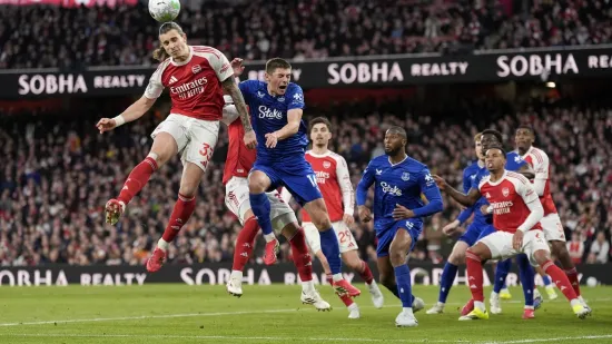 Arsenal opasno 'visio' pa na samom kraju stigao do super važnih bodova i pobjegao Manchester Cityju