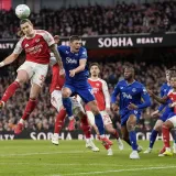 Arsenal opasno 'visio' pa na samom kraju stigao do super važnih bodova i pobjegao Manchester Cityju