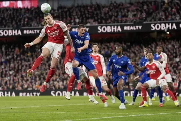 Arsenal opasno 'visio' pa na samom kraju stigao do super važnih bodova i pobjegao Manchester Cityju