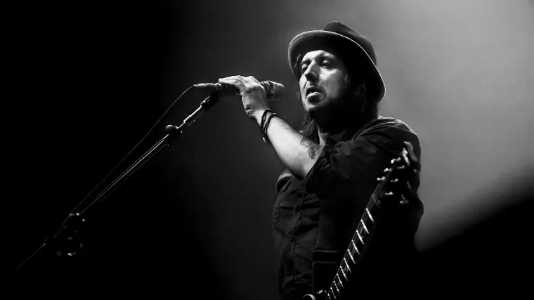 Umro je gitarist Mot&ouml;rheada Phil Campbell. U bendu je bio gotovo od samih početaka