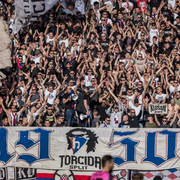 Slavlje na Poljudu: Bijeli pobijedili, a Bilić je sve gledao u dru&scaron;tvu jednog mu&scaron;karca