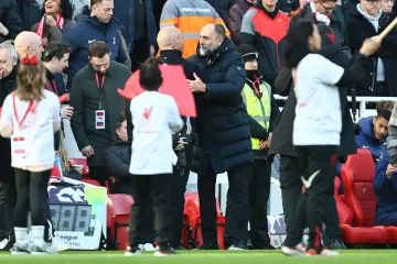 Tudor mislio da prilazi treneru Liverpoola Arneu Slotu, uslijedila je urnebesna scena s drugim 'ćelavcem'