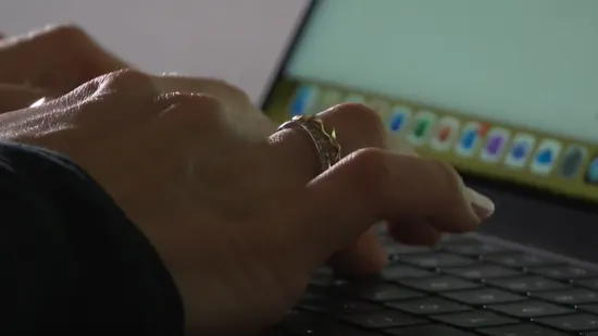 Na udaru sve vi&scaron;e Hrvatica: Počinje s 'volim te', a zavr&scaron;ava s - praznim računom!