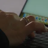 Na udaru sve vi&scaron;e Hrvatica: Počinje s 'volim te', a zavr&scaron;ava s - praznim računom!