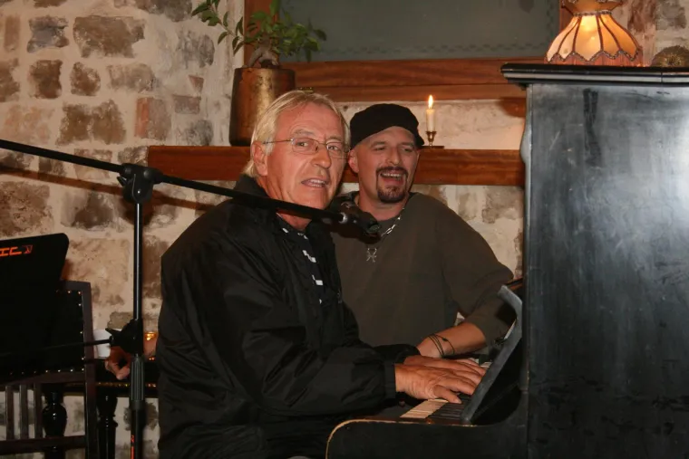 Dirljiv prizor iz Vela Luke: Pogledajte kakav spomenik je dobio Oliver Dragojević