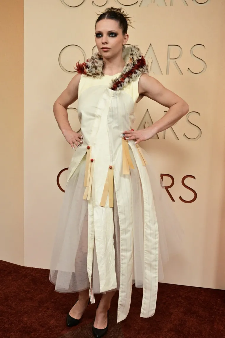 Oscari jo&scaron; nisu ni počeli, a mi smo već prona&scaron;li outfit koji konkurira u rubrici najbizarnijih