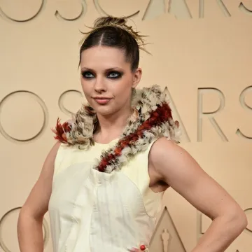 Oscari jo&scaron; nisu ni počeli, a mi smo već prona&scaron;li outfit koji konkurira u rubrici najbizarnijih